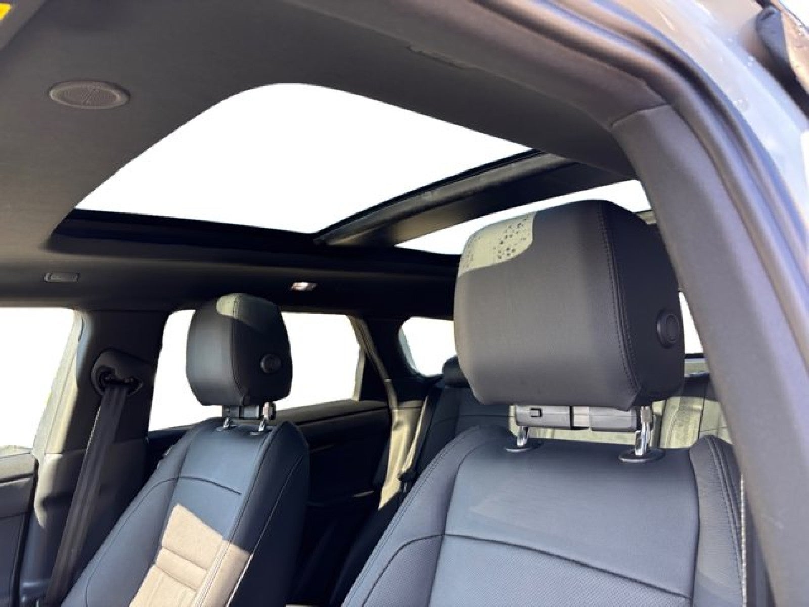 2026 Land Rover Range Rover Evoque Dynamic SE