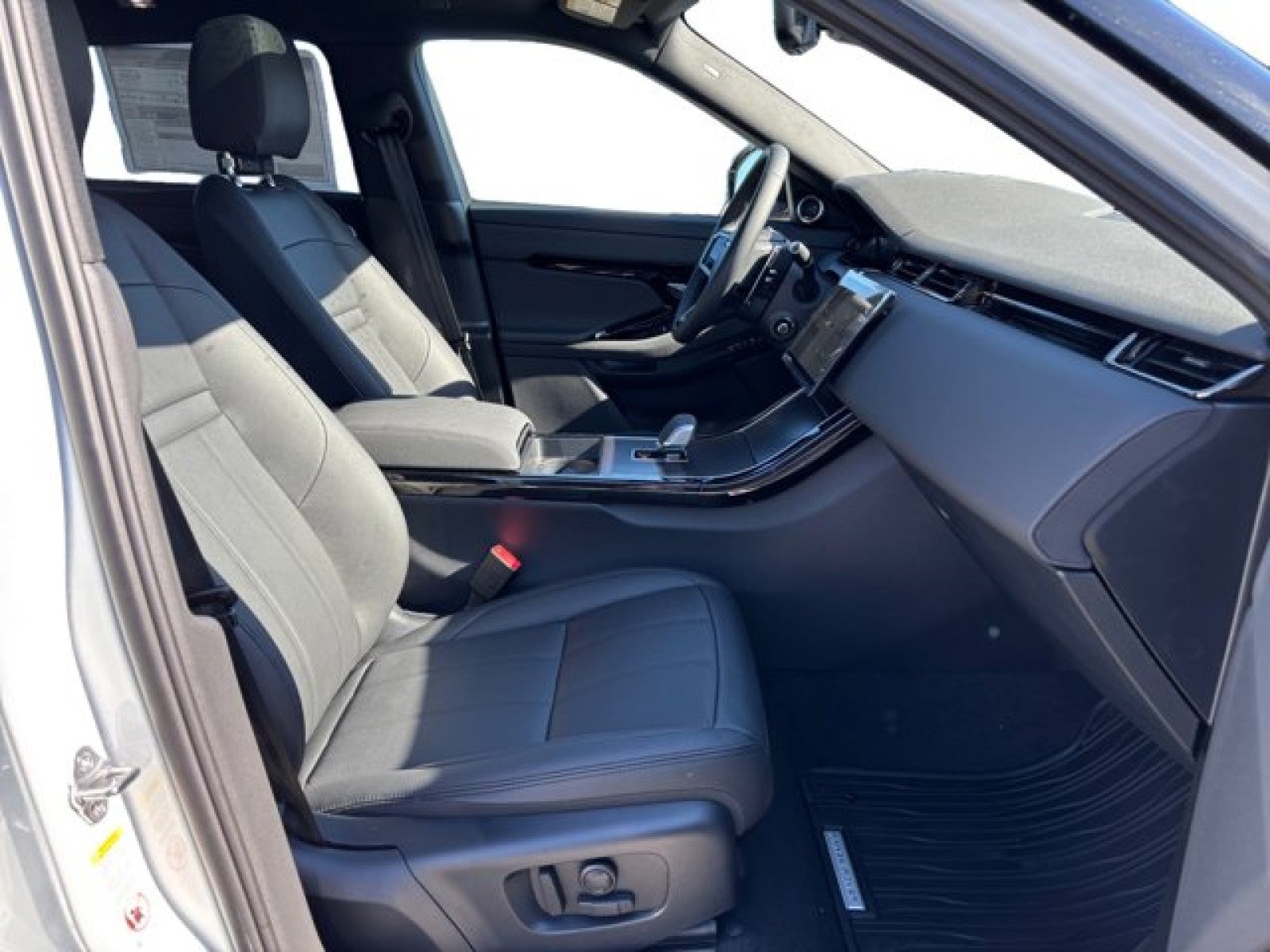 2026 Land Rover Range Rover Evoque Dynamic SE